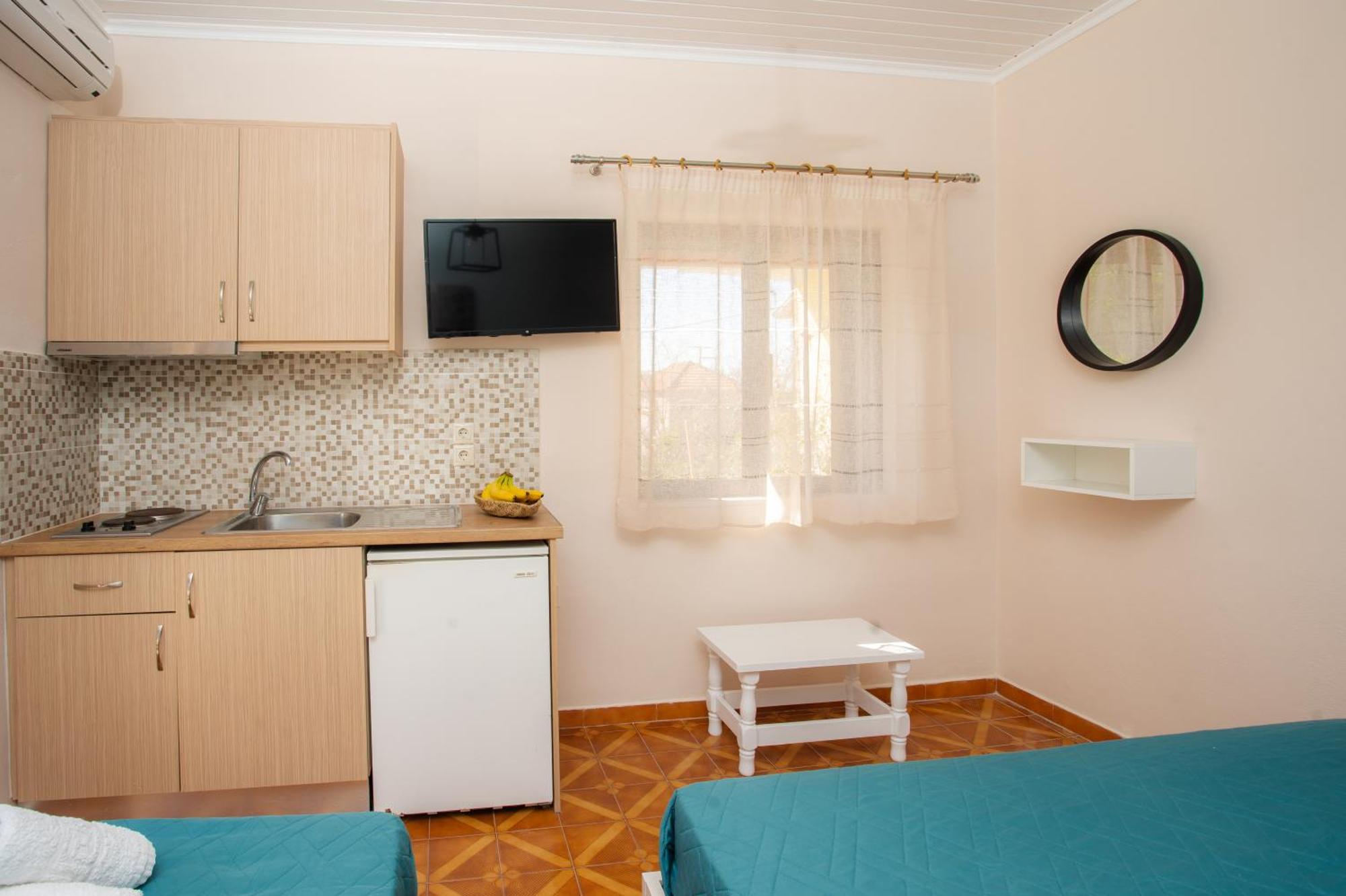 Eros Appartments Kalamítsi Buitenkant foto