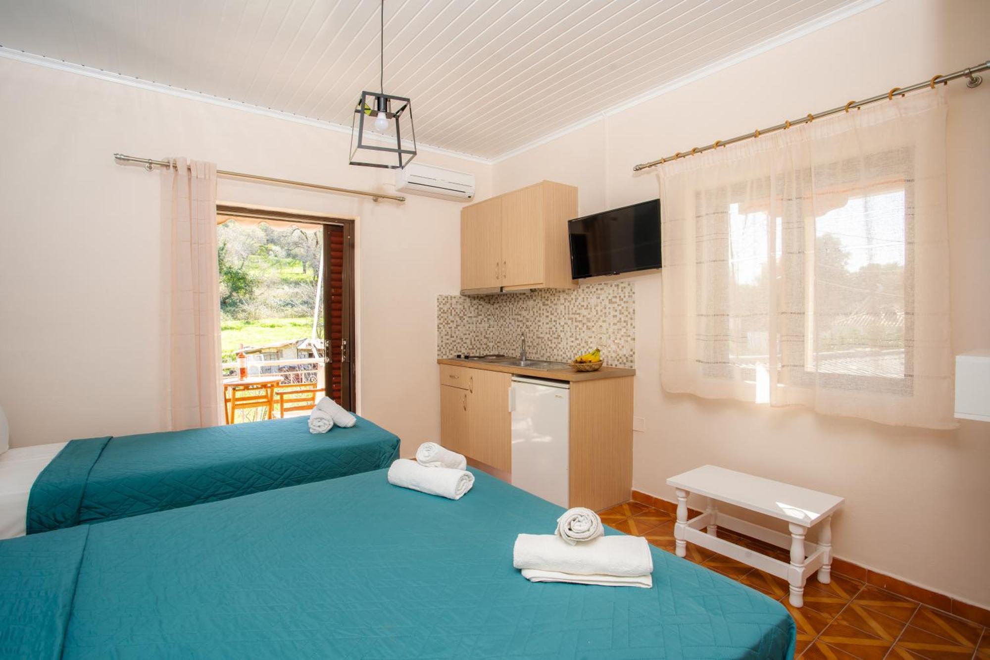 Eros Appartments Kalamítsi Buitenkant foto
